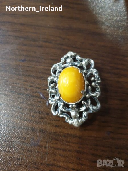 Сребърна брошка с кехлибар , снимка 1