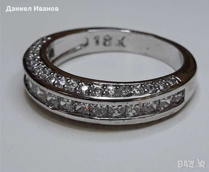 Златен пръстен Бяло Злато 18 карата със Бели камъни Сваровски, снимка 1