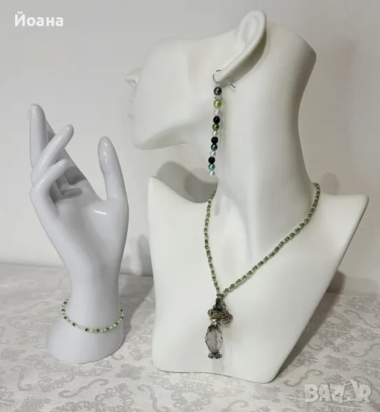 Комплект ръчно изработени бижута от мъниста - обеци,гривна, гердан с висулка шише, снимка 1