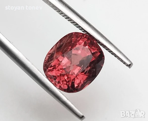 Шпинел с цвят Падпараджа в идеален размер 2.49кт.! Сертифициран! нов!, снимка 5 - Други - 50742612