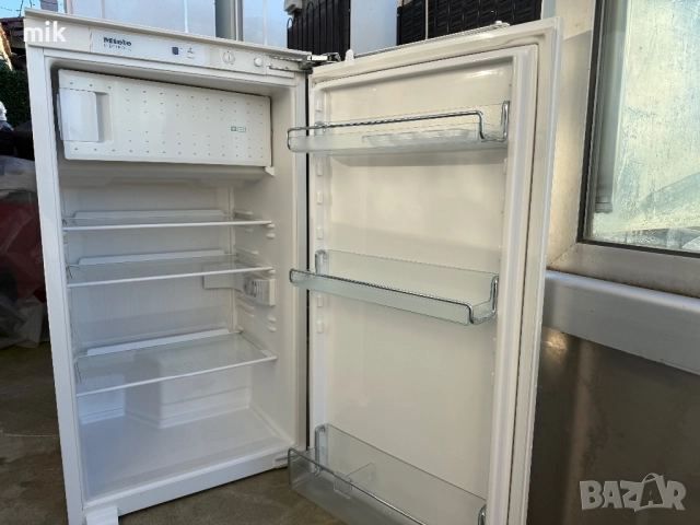 Хладилник с фризер Миеле 102 см за вграждане