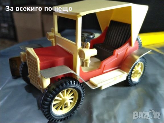 Пластмасова, колекционерска, Ретро Количка на повече от 35 години 