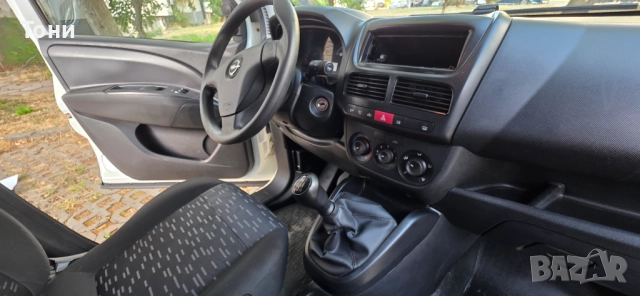 Опел Комбо , снимка 2 - Автомобили и джипове - 51919588