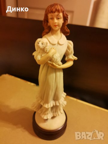 Порцеланова фигурка 22см.