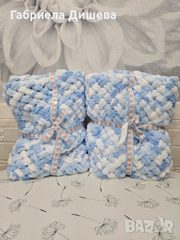 Ръчно плетени одеалца, шапки и шалове., снимка 13 - Спално бельо и завивки - 51197295