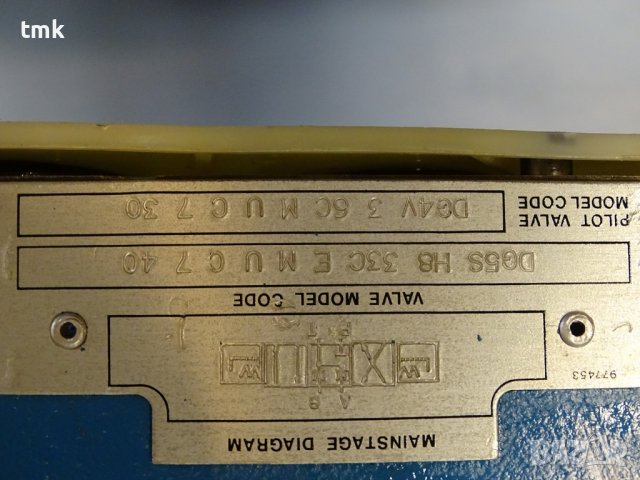 хидравличен разпределител Vickers DG5S H8 33C E M U C 7 40 220V, снимка 6 - Резервни части за машини - 37052952