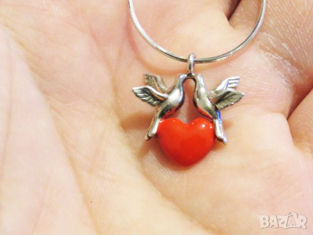 Сребърна Целувка на две гълъбчета и едно голямо любящо сърце - подарете любов, снимка 3 - Колиета, медальони, синджири - 32967214