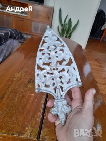 Стара поставка за ютия #2, снимка 3 - Други ценни предмети - 48742177