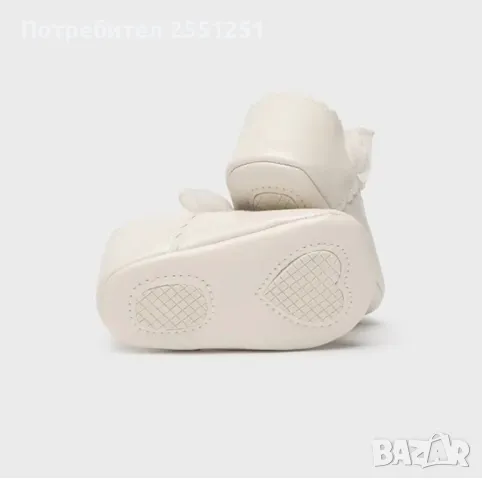 Декоративни пантофки в мръсно бяло за новородено момиче Mayoral , снимка 4 - Бебешки обувки - 49712122