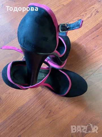 Дамски обувки черни с ток и лека платформа, снимка 3 - Дамски обувки на ток - 38125996