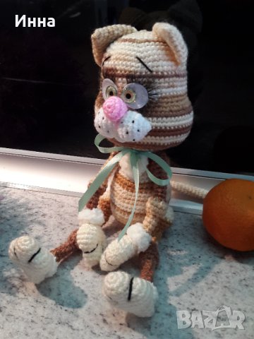 Котенце Мурзилка, Плетена играчка, Ръчно изработена, Перфектен подарък, снимка 4 - Плюшени играчки - 39335358