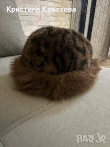 Дамска шапка, снимка 2 - Шапки - 53236472