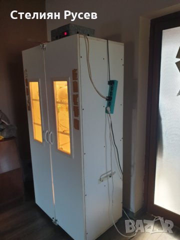 инкубатор само за 60 щтраусови яйца - цена 900лв -за 60 броя намира се в Силистра щтраус / яйца 0899