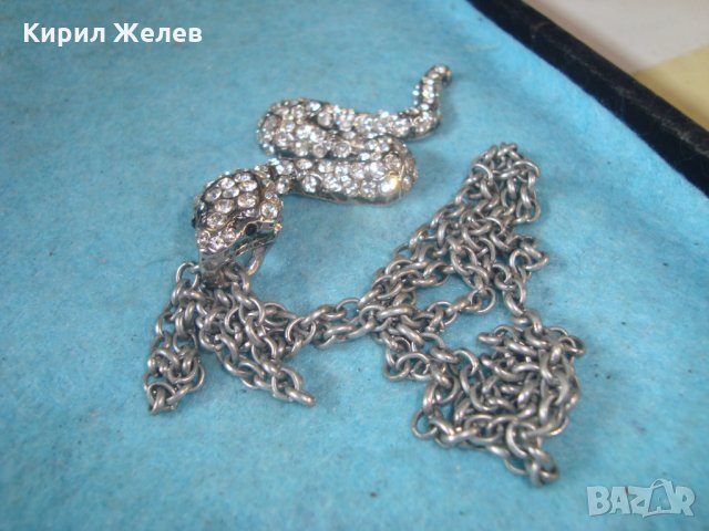 ЗМИЕВИДЕН КРИСТАЛЕН МОДЕН АРТ МЕДАЛЬОН с ПОСРЕБРЕНО СТОМАНЕНО ЗДРАВО СИНДЖИРЧЕ 87789, снимка 8 - Колиета, медальони, синджири - 35228307