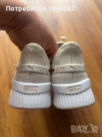 Дамски маратонки Puma Softride 40 номер, снимка 3 - Маратонки - 52558971