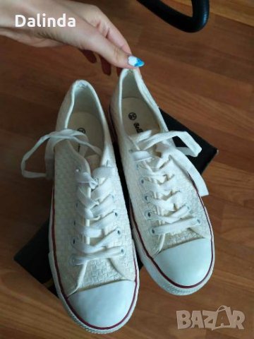 Дамски бели кецове, снимка 4 - Дамски ежедневни обувки - 28101538