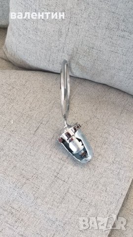 Предна емблема за мерцедес 190 и 124ка от 83 до 92г.метална перфектно качество, снимка 3 - Аксесоари и консумативи - 32683286