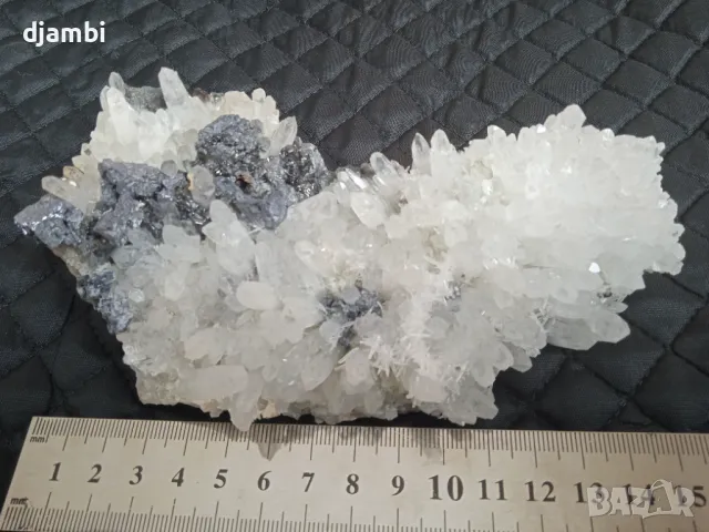 №188, Кварц, Кварцова друза с галенит, Кристали, Минерали, Родопи, Bgminerals,, снимка 2 - Декорация за дома - 48708116