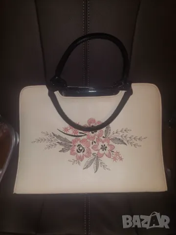 Бяла дамска чанта , снимка 1