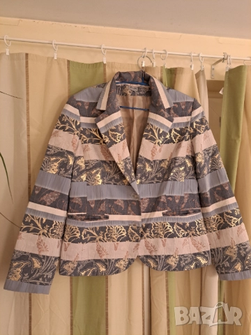 Елегантно декоративно сако с флорални мотиви – размер 50