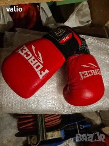 Боксови ръкавици 
