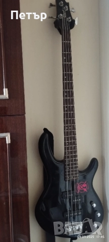 бас китара в доста добра форма, снимка 1