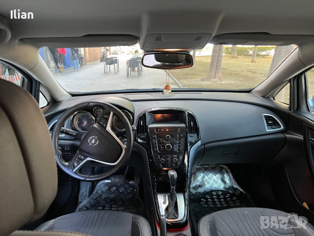 Opel Astra 2015 Avtomatik, снимка 6 - Автомобили и джипове - 36548214