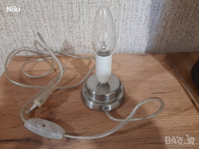 Малка лампа, снимка 2 - Настолни лампи - 43550425