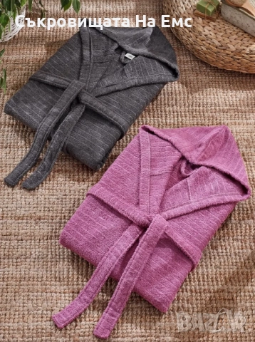 Хавлиен Халат с Качулка  100% Памук  L/XL Размер  32лв.🎀 Наличен и в двата цвята, снимка 2 - Други - 52370429