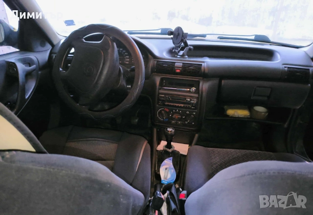 Opel Astra 1.6MI, снимка 8 - Автомобили и джипове - 52023967