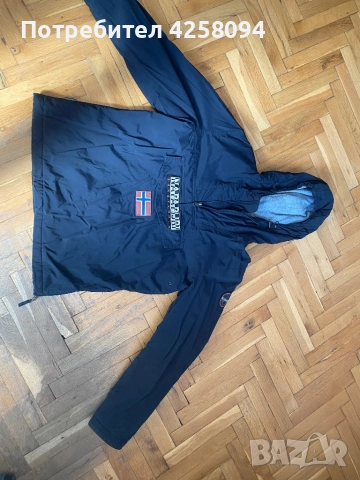 Продавам яке Napapijri Rainforest Winter 3 Sz XL