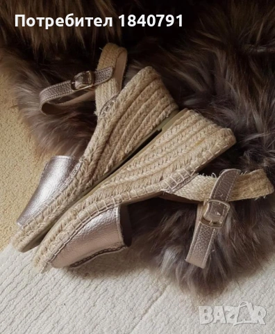 Marks & Spencer златисти сандали на платформа №40, снимка 4 - Сандали - 53450256