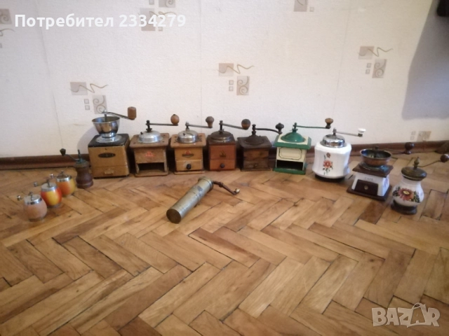 Срари ръчни мелачки за кафе и подправки, от различни години и държави. , снимка 2 - Антикварни и старинни предмети - 52128689