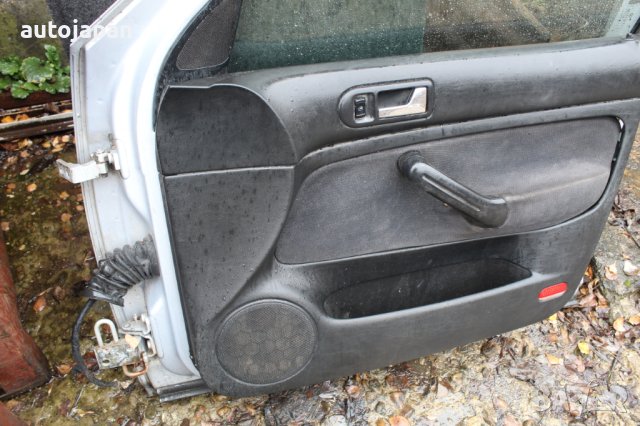 Предна дясна врата Фолксваген голф 4 4-врати хечбек 02г Volkswagen golf 4 4-vrati hatchback 2002, снимка 3 - Части - 43639127