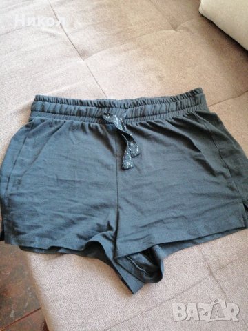 Черни къси панталонки, снимка 1 - Къси панталони и бермуди - 33485852