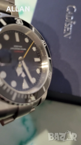 Продавам механичен часовник Cadisen с японски механизъм Seiko NH 35, снимка 5 - Мъжки - 52679372