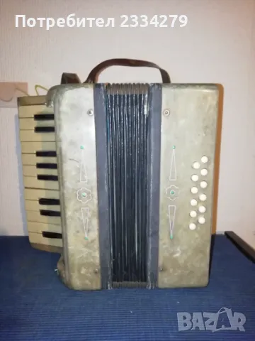 Стари детски музикални инструменти, чинели, дайре, акордеон. , снимка 6 - Антикварни и старинни предмети - 49777852