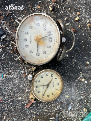 Часовници, снимка 2 - Антикварни и старинни предмети - 53097398
