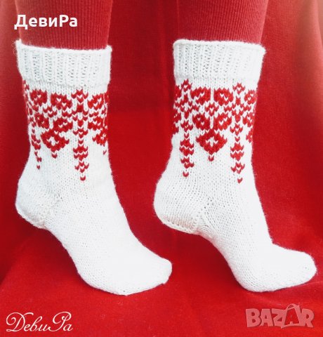 ,,Плетените чорапи на Баба Марта" - изплетени на 5 куки! Червени шевици!