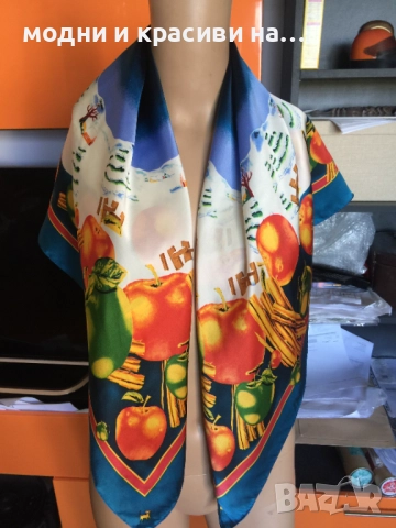 Копринен шал със зимни мотиви, снимка 3 - Шалове - 52378355