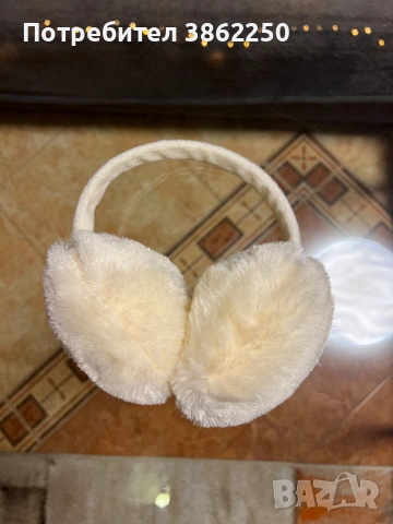 Ушанки бели, снимка 2 - Шапки - 53025592