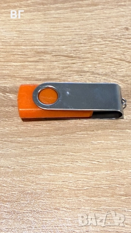 USB флаш памет 4GB (класически модел с оранжева капачка), снимка 2 - USB Flash памети - 52958599