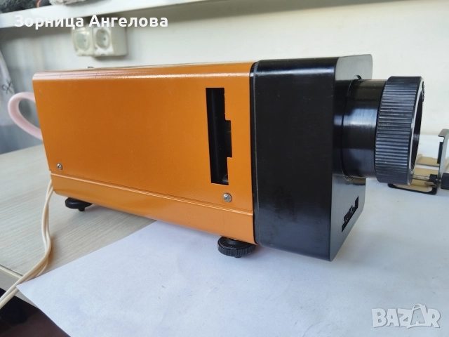 Оригинален работещ съветски диапроектор Ф-75 (Фильмопроектор) , снимка 3 - Антикварни и старинни предмети - 52919483