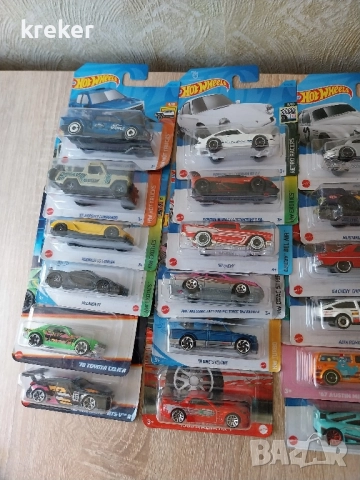 hot wheels 1:64, снимка 9 - Коли, камиони, мотори, писти - 52004906