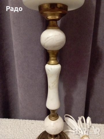 Комплект от две мраморни лампи с бели стъклени абажури, снимка 4 - Настолни лампи - 52772220