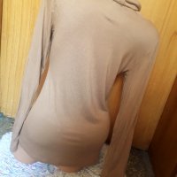 H&М Бежова блуза поло трико с падащо гръцко деколте М, снимка 3 - Блузи с дълъг ръкав и пуловери - 35052911