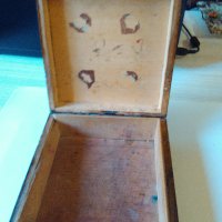 Моминска дървена кутия от 40-те г., снимка 3 - Антикварни и старинни предмети - 26826115