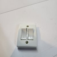 Двоен ключ за осветление - 6А в Друга електроника в гр. Варна - ID39596909  — Bazar.bg