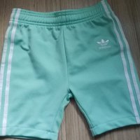 Къси панталони Adidas за 4-5 години, снимка 3 - Детски къси панталони - 36659893