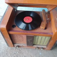 Продавам старо лампово радио УРАЛ., снимка 1 - Други музикални жанрове - 42999275